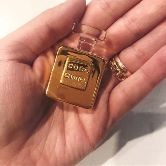 SOLD! vintage Chanel perfume earrings - Picture 5 of 8